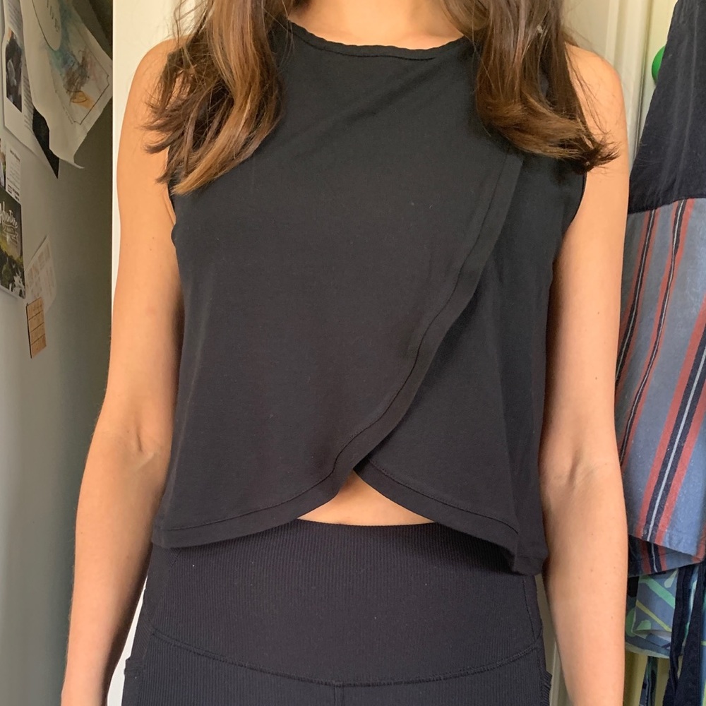 Black crop tank Twenty Brand